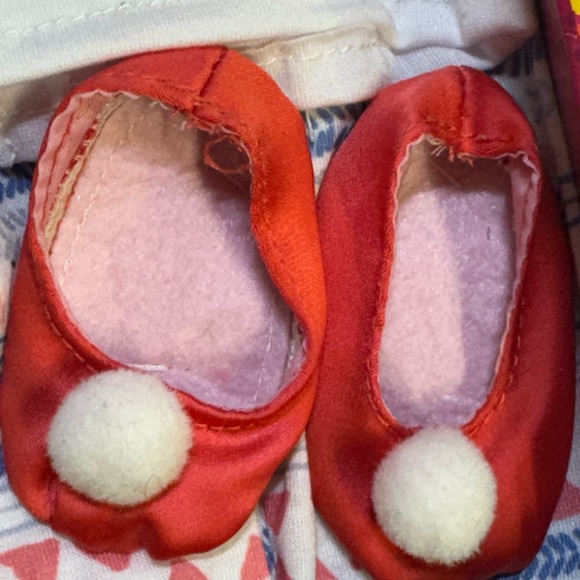 Our Generation Snuggle Up! Deluxe Outfit for 18-inch Dolls - Picture 8 of 9